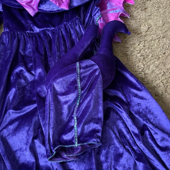 Disney Store Maleficent Costume W/ Head Piece Purple Sz 4 Kids Halloween Villain - Picture 7 of 7